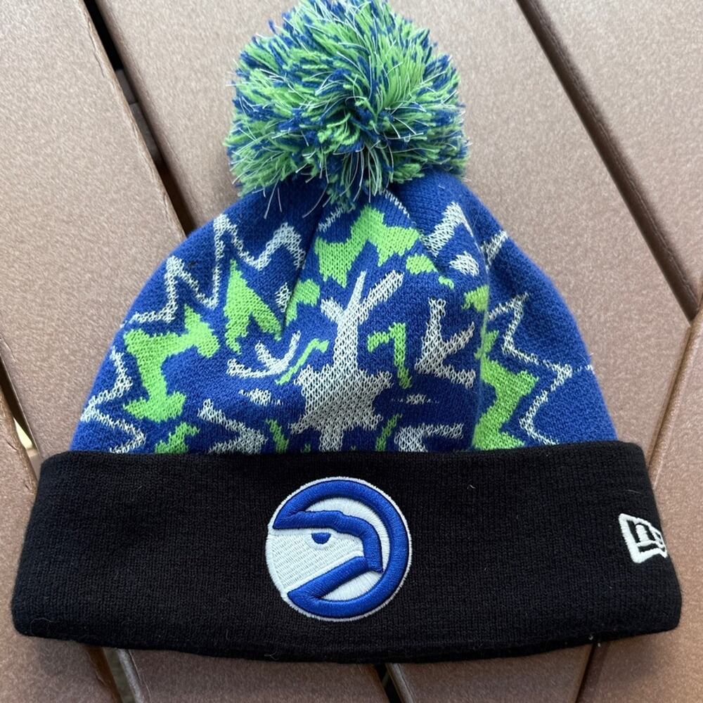 Atlanta Hawks New Era Hardwood Blue and Green Pom-Pom Beanie One Size